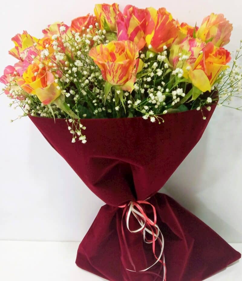 Μπουκέτο με δίχρωμα τριαντάφυλλα (fiesta)