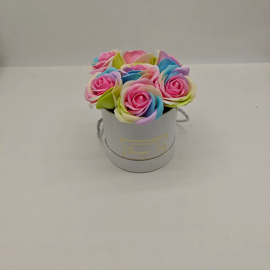 7 Soap roses in a box